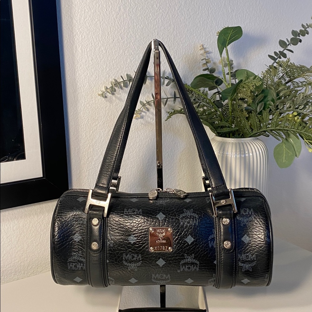 MCM München Visetos Essential Barrel Bag In Black - Picture 16 of 16